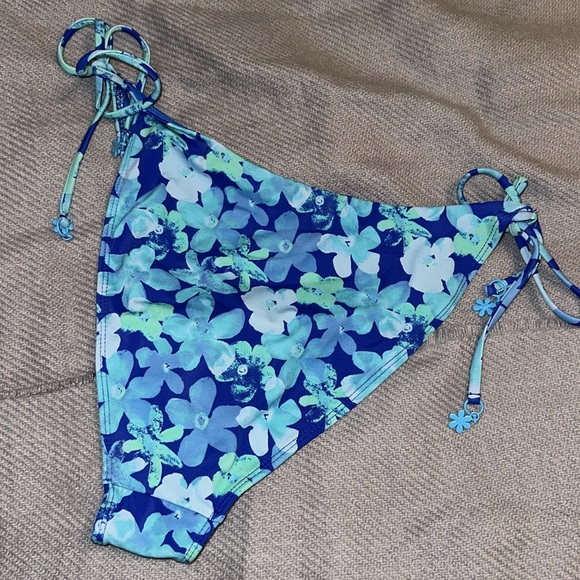 LA HEARTS SIZE LARGE BLUE FLORAL SWIM BOTTOM - Picture 2 of 7